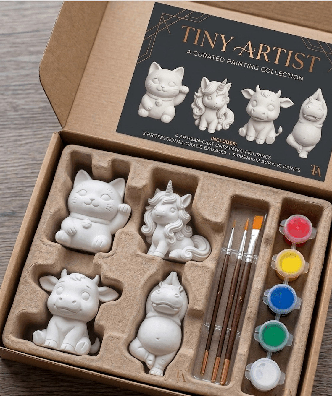 Tiny Studio kit - figurines, brushes and an acrylic set, packed in a kraft box